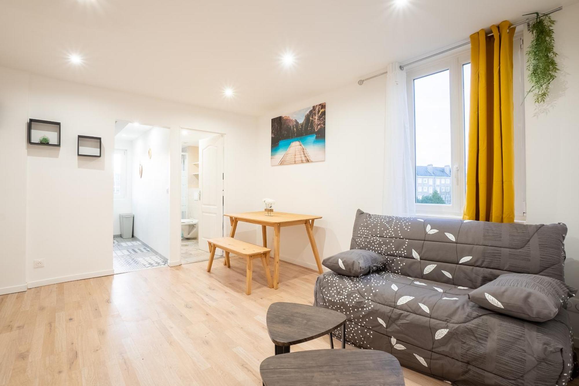 Budget Appart Avec Parking Au Centre-Ville Шарлевиль-Мезьер Экстерьер фото