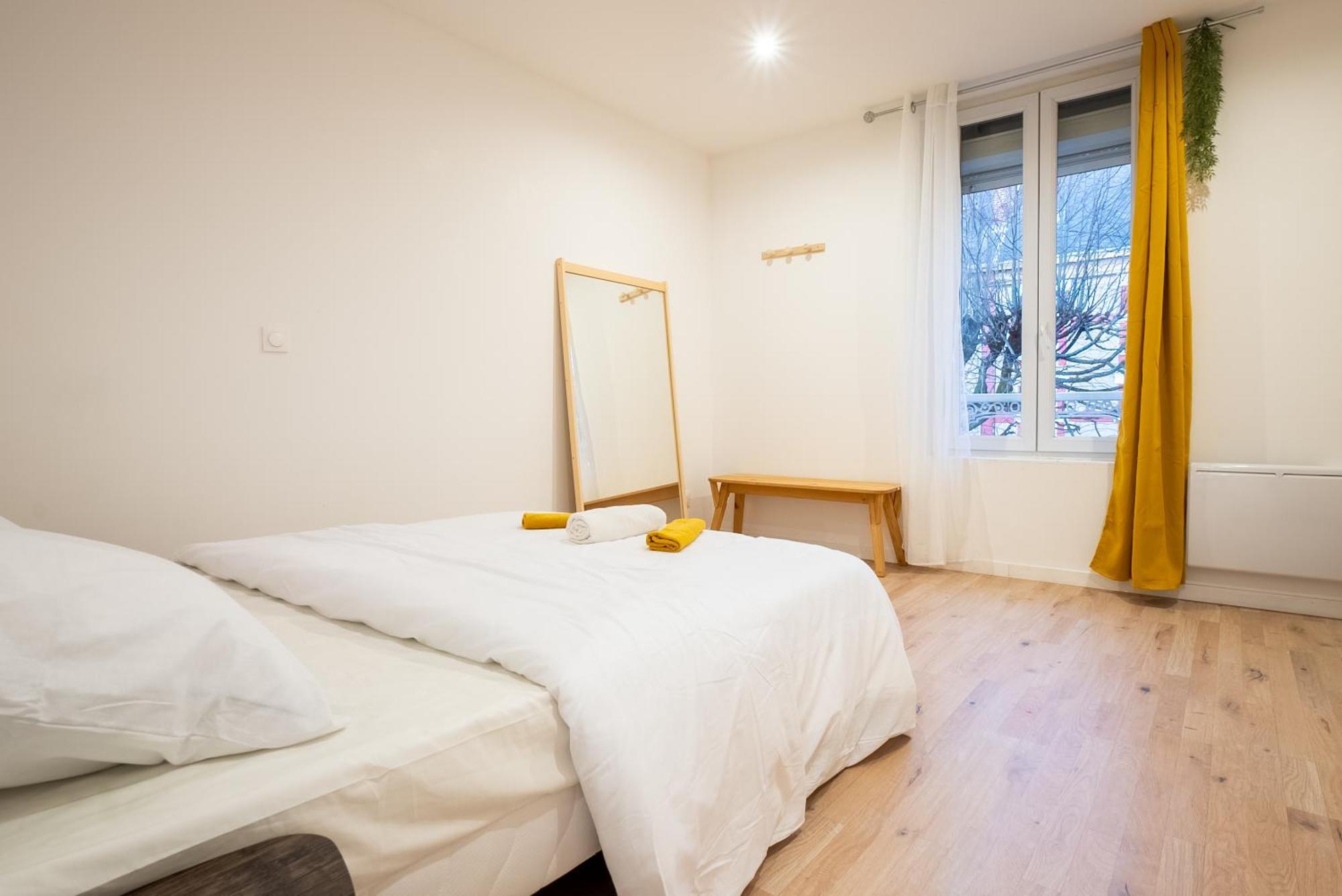 Budget Appart Avec Parking Au Centre-Ville Шарлевиль-Мезьер Экстерьер фото