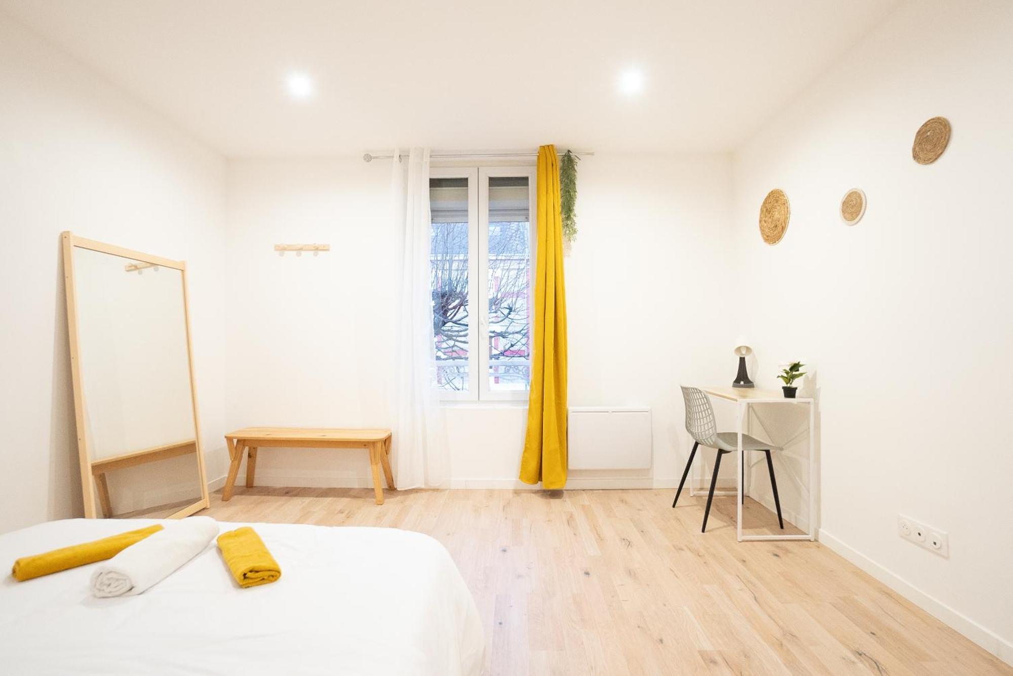 Budget Appart Avec Parking Au Centre-Ville Шарлевиль-Мезьер Экстерьер фото