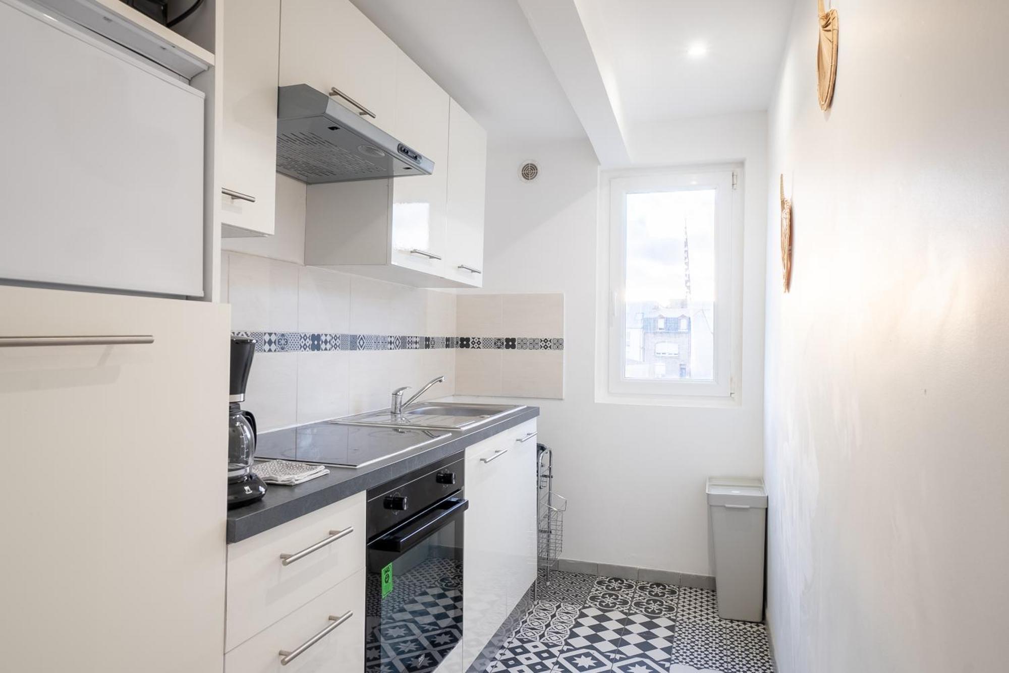 Budget Appart Avec Parking Au Centre-Ville Шарлевиль-Мезьер Экстерьер фото